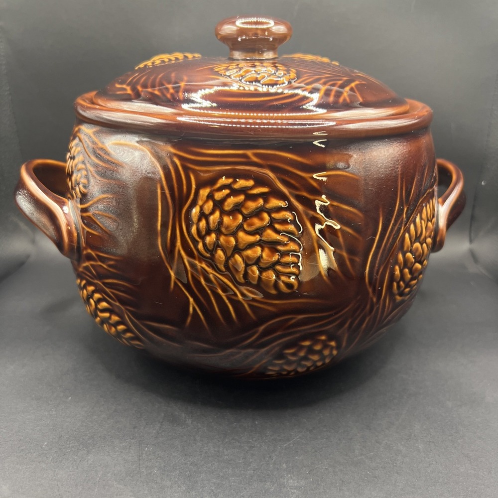 Celebrating Home Stoneware Collection 3.5 Qt Lidded Casserole Bean Pot Pinecone